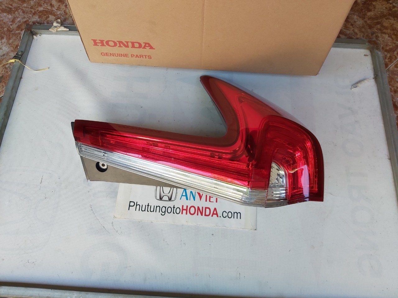 Đèn hậu xe Honda CRV 2018